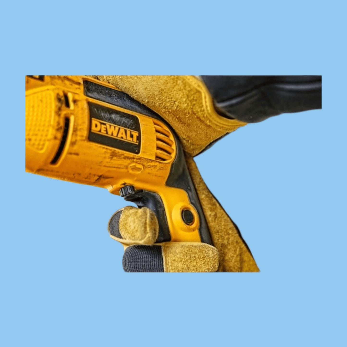 DeWalt 750W 13mm percussion drill with carton box